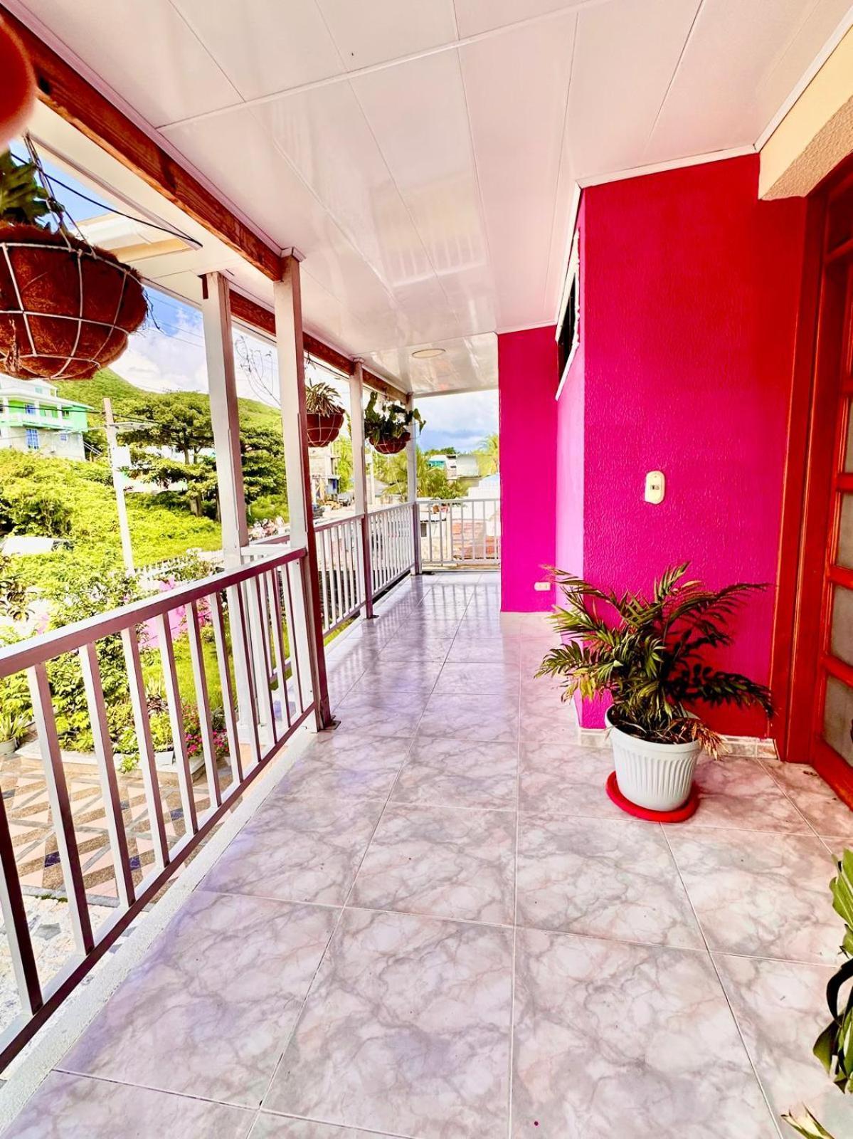 Posada Seven Colours Ocean Providencia  Exterior photo