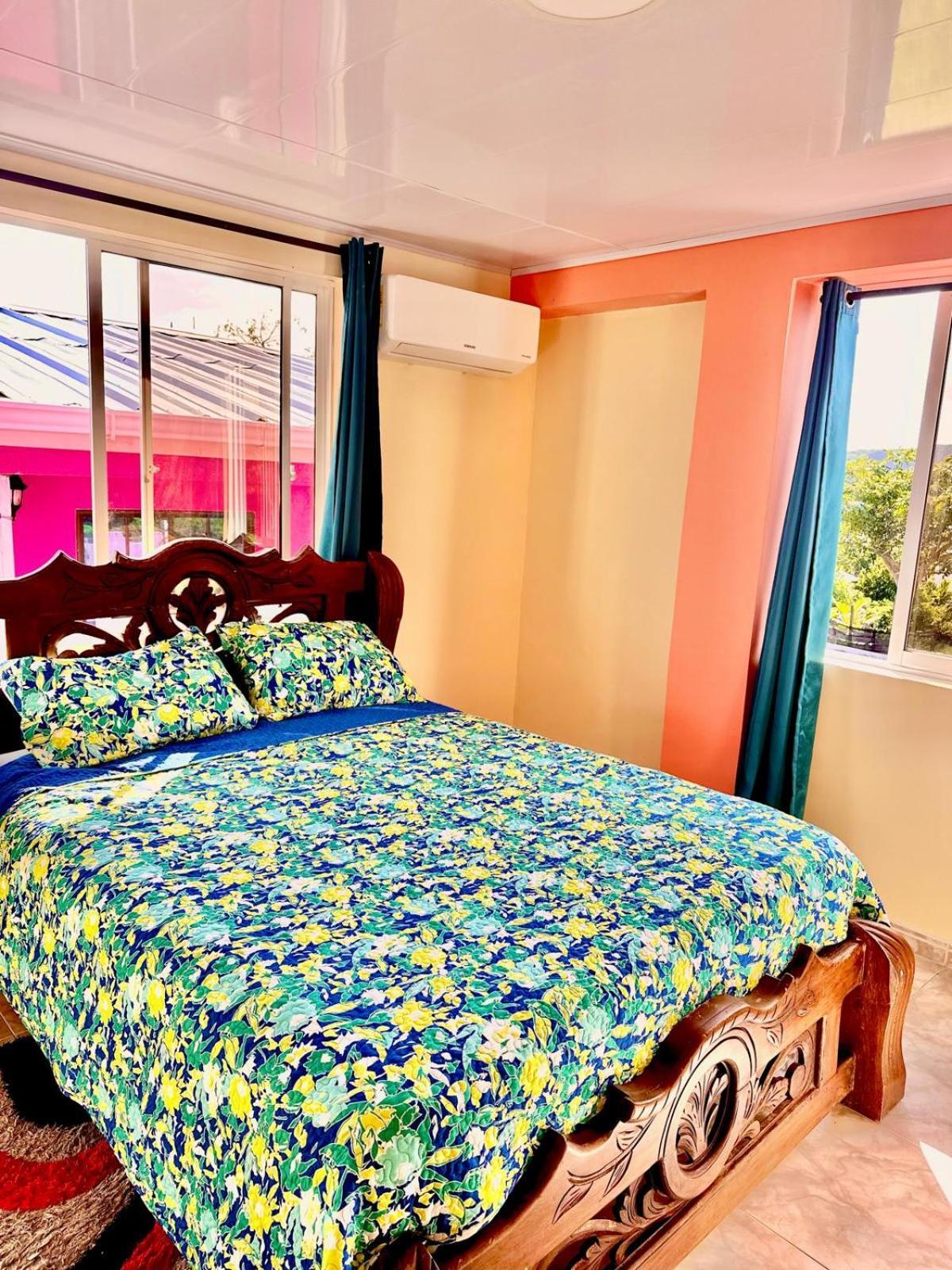 Posada Seven Colours Ocean Providencia  Exterior photo